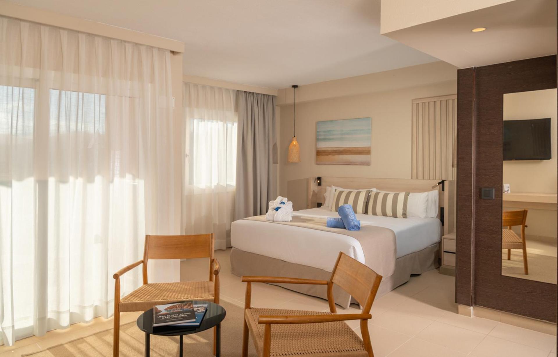 Aqua Hotel The Breeze (Adults Only +18) All Inclusive 산타수산나 외부 사진